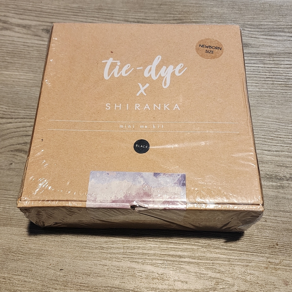 Tie-Dye X Shiranka Mini Me Tie-Dye Kit Newborn Size New Gift Baby‎ Shower